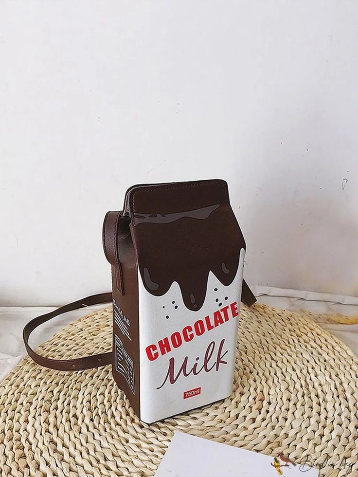 BirdinBag - Compact Strawberry & Letter Graphic Box Bag Carton Design, Summer Fashion Accessories, Mini Milk, Milk Box, Cartoon Bag, Banana Milk, Milk Carton, Novelty Bags, Phone Purse