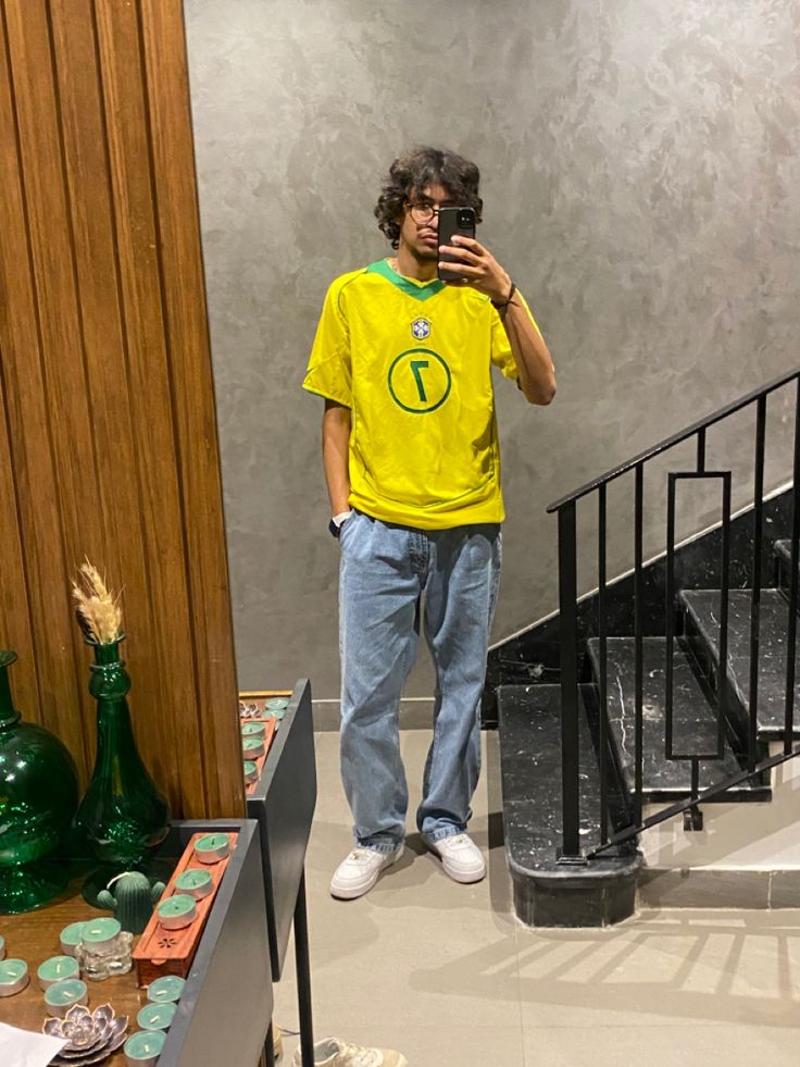 Brazil Jersey Outfit Men, Brazil Jersey Outfit, Ronaldinho Brazil, Jersey Outfit Men, Brazil Jersey, Jersey Fits, Brazil Football, Street Fashion Men Streetwear, Men Streetwear