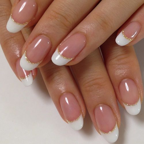 French Nail Art For Short Nails, French Tip Nails Cute Design, White With Gold Tips Nails, Frombre French Nails, White French Tip Nails With Gold Line, French Top Designs, Festive French Tips, French Manicure With Gold Tips, French Tip Nails With Sparkle Line