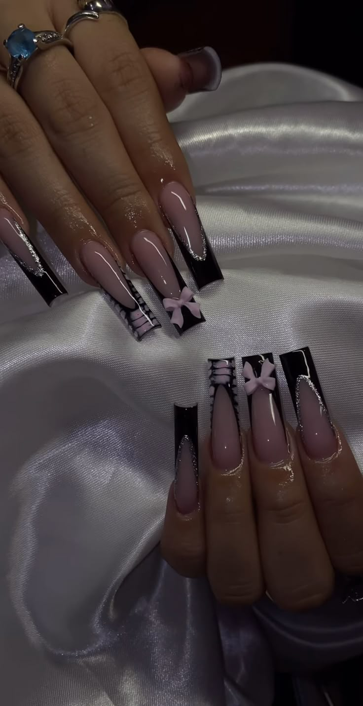 Acrylics Black Design, Black Nail Acrylic Ideas, Acrylic Nails Square Valentines Day, Feminine Black Nails, Square Nail Designs Baddie, Black Nails Mid Length, Cute Nail Designs Black And White, Black Shirt Square Nails, Black Birthday Set Nails