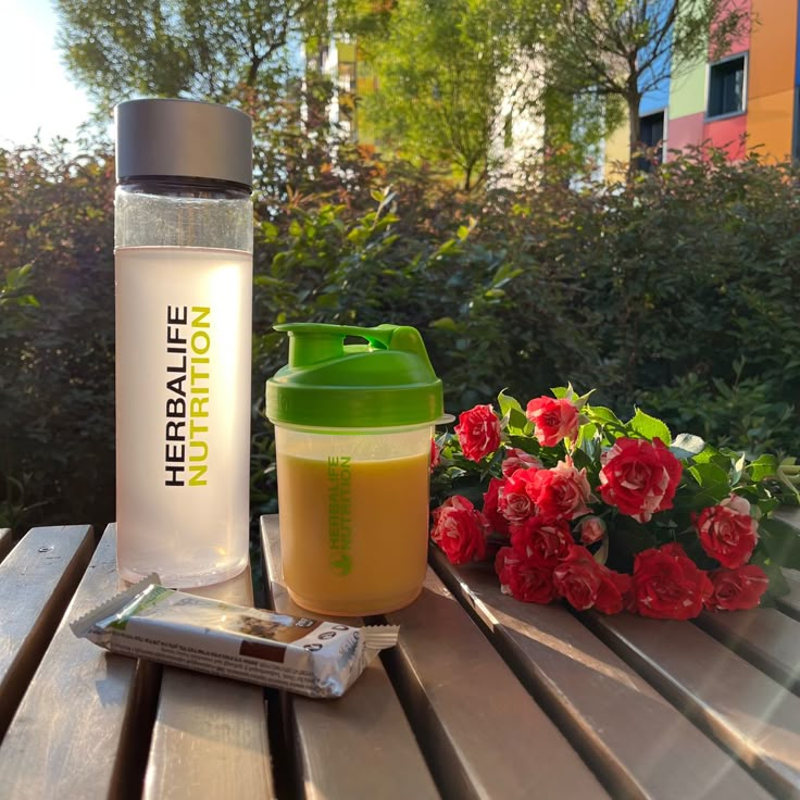 Herbalife Nutrition Aesthetic, Herbalife Protein Bars, Herbalife Meal Plan, Herbalife Shake Recipes, Instagram Story App, Herbalife Shake, Fit Aesthetic, Herbalife Recipes, Herbalife Nutrition