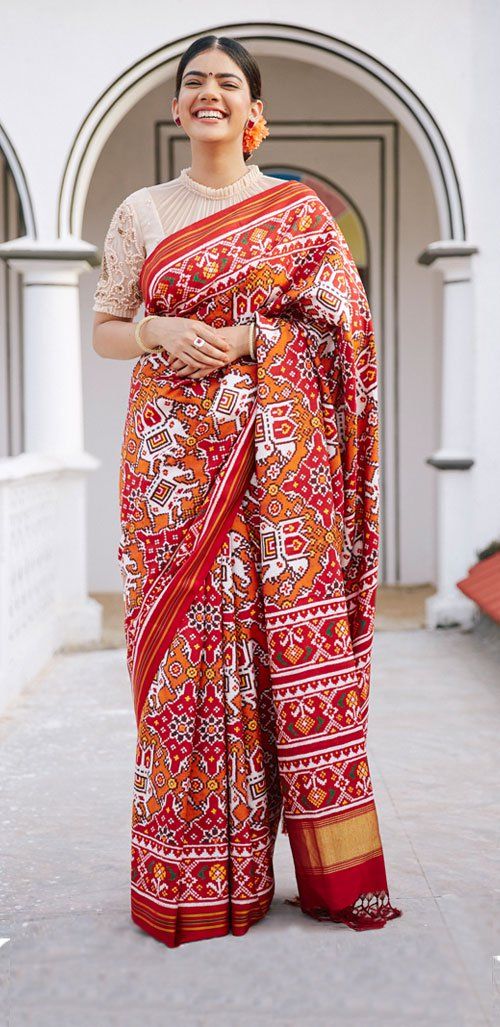 PATAN PATOLA Patola Blouse Design, Patola Blouse Design Work, Patola Sarees, Pani Puri, Patola Saree, Modern Saree, Sari Blouse Designs, Salwar Kamiz, Designer Saree Blouse Patterns