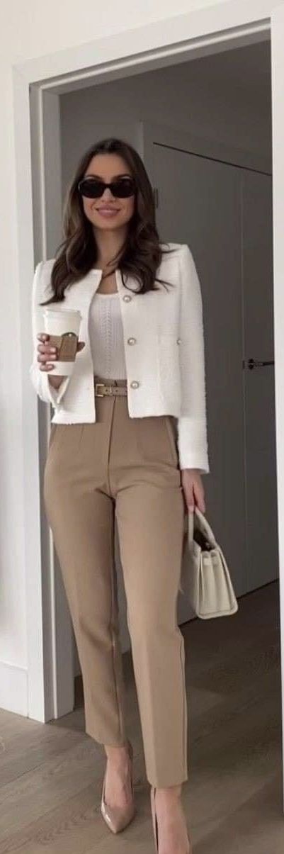 Elegantes Outfit Damen, Chique Outfit, Corporate Attire, Professional Outfits Women, Outfit Chic, Business Outfits Women, Office Outfits Women, Business Casual Outfits For Work, Elegante Casual