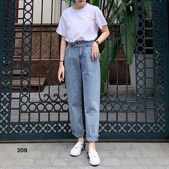 Pin by Jim Sur on เสื้อผ้าที่อยากใส่ | Jeans and t shirt outfit, Korean  outfits, Outwear women