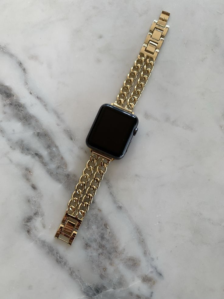 Discover the perfect wrist watch to enhance your style! ⌚✨ Click the link to explore our curated collection of stunning timepieces that combine elegance and functionality. Whether you prefer classic designs or modern smartwatches, we have something for everyone. Don’t wait—find your ideal wrist watch today! 😀🤩😺 Apple Watch Bands Gold, Cute Apple Watch Bands, Apple Smartwatch, Apple Watch Bands Women, Pretty Watches, Apple Watch Fashion, Rose Gold Apple Watch, Gold Apple Watch, Gold Apple