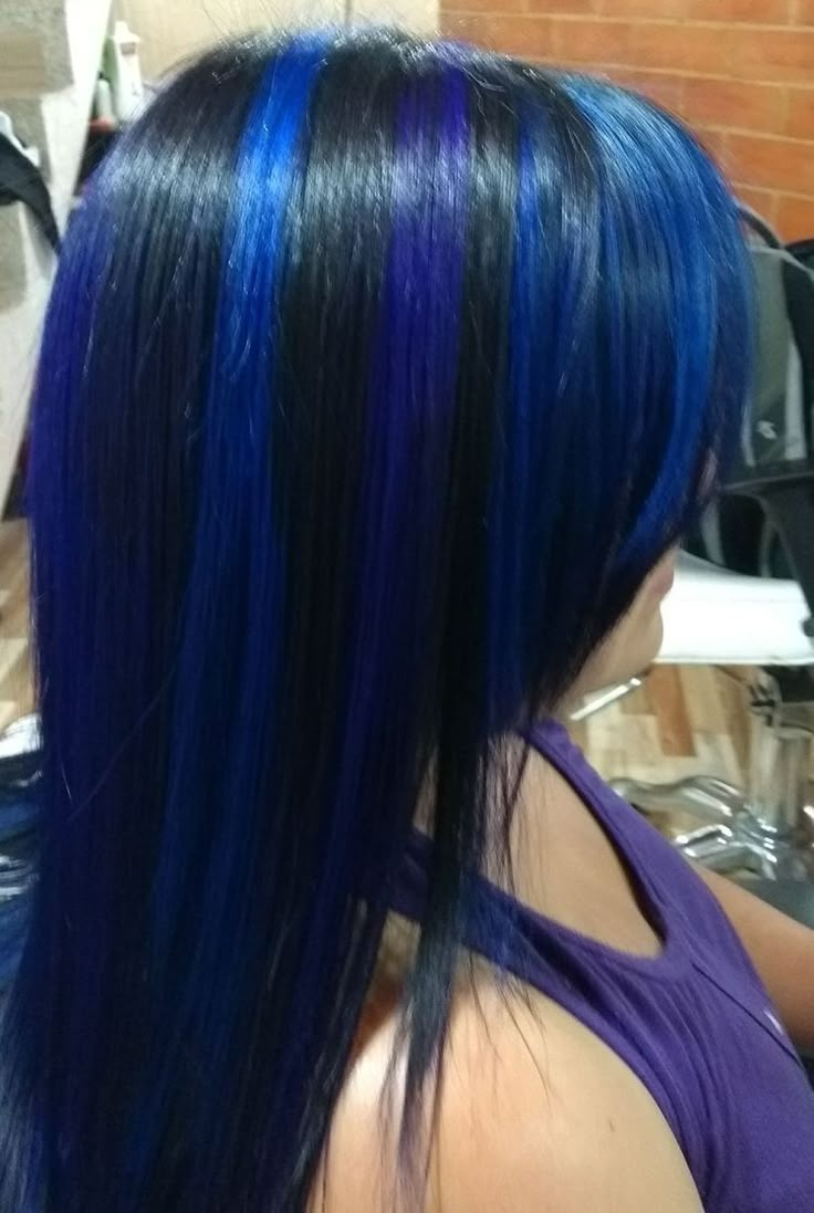 Blue Hair Highlights, Skunk Hair, Hair Color Streaks, Hair Streaks, Dyed Hair Inspiration, Pretty Hair Color, Hair Stylies, Alternative Hair, Dye My Hair