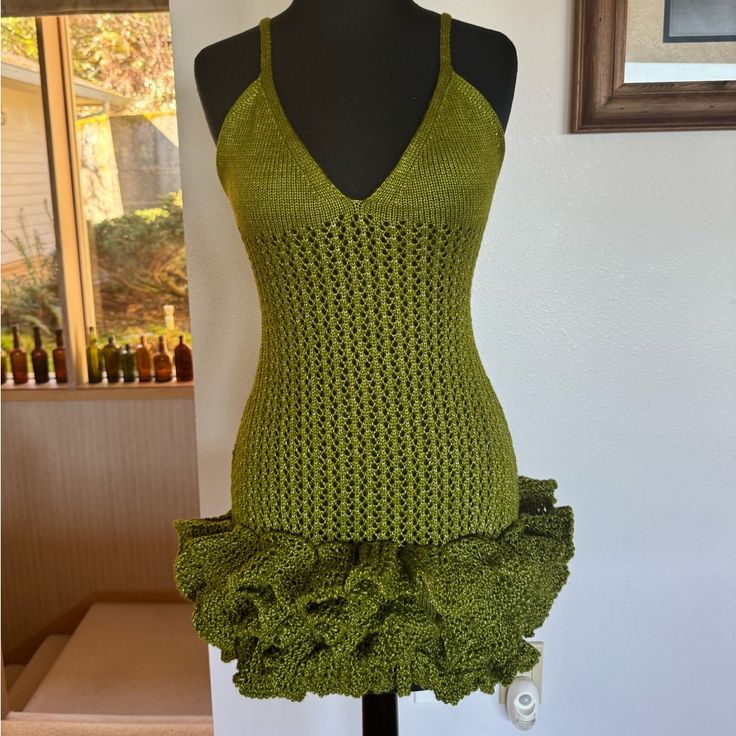 Reposhing This Item I Purchased From @Fashionista0208. Loved It And Never Worn, But Sadly It Just Didn’t Fit Me. Questions? Leave A Comment Below! Crochet Art, Cute Crochet, Crochet Dress, Knitting Projects, Crochet Clothes, Leave A Comment, Outfit Ideas, Knitwear, Mini Dress