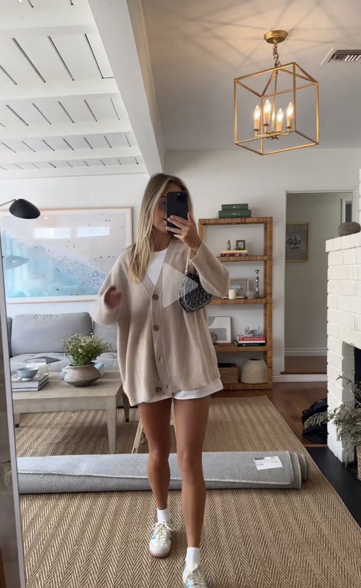 Nantucket Outfit, Coastal Granddaughter Style, Scream Aesthetic, Coastal Granddaughter Outfits, Coastal Granddaughter Aesthetic, Hamptons Outfit, Granddaughter Aesthetic, Wfh Outfits, Class Outfits