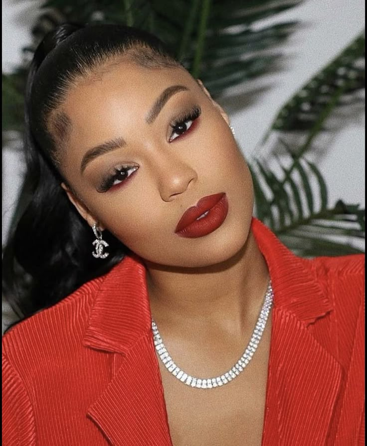 Pop Of Red Eyeshadow, Red Easy Makeup Looks, Prom Makeup Look For Red Dress, The Weeknd Eye Makeup, Smokey Eye With Red Eyeliner, Red Lip And Eyeliner Makeup Look, Makeup Ideas For Red Dress Black Women, Natural Red Makeup Looks Black Women, Red Eyeliner Looks Black Women