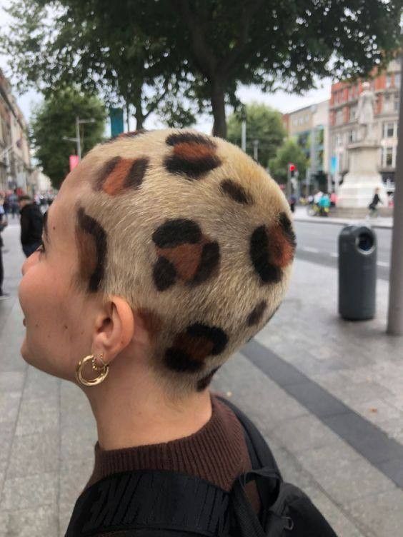 Dyed Shaved Head Art, Shaved Head Painting, Buzz Cut Painted Hair, Cool Buzz Cut Designs, Shave Head Designs, Dyed Buzzed Hair Women, Buzz Cut Women Dyed, Dyed Buzzcut Design, Shaved Hair Designs For Women