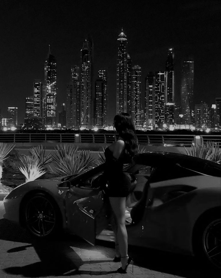 Rich Wife Lifestyle, Luxury Lifestyle Rich Life, Luxury Life Aesthetic, Rich Cars, Rich Women Lifestyle, Luxury Lifestyle Women, Rich Girl Aesthetic, Luxury Girl, Dark Feminine Aesthetic