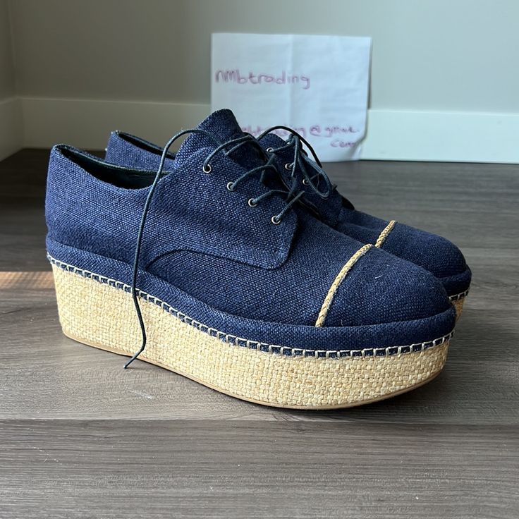 - Designer = Stuart Weitzman - Size = 9.5m. Trunk 22 -Stuart Weitzman Denim/Leather 9.5 Made In Spain Lace Up Platform Shoes - Platform Height : Front =4cm; Back = 5.5cm - Measured Underneath Outsole From Front Tip Of Shoes To Back Tip Of Heel To Give An Estimate Of Size Length = Approximately 28.1cm - Msrp = $445 - Genuine And Authentic Or Your Money Back Trunk 22 Catwalk Shoes Deichmann, Stuart Weitzman Wedges, Lucite Heels, Shoes Platform, Ankle Strap Wedges, Platform Espadrilles, Leather Platform Sandals, Platform Loafers, Platform Heels Chunky