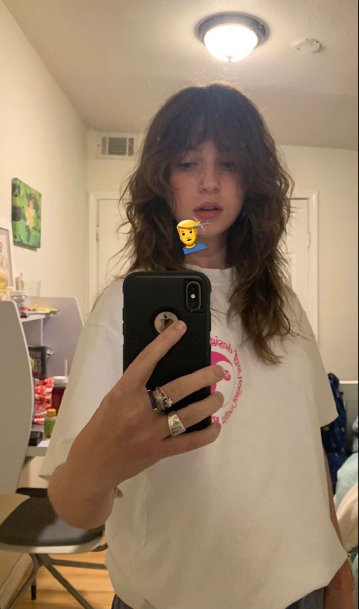 clairo shag haircut Shoulder Length Shag Haircut Thick Hair, Long Brown Shag Haircut, Long Curly Shag Mullet, Victoria Paris Hair, Medium Hair Shag, Medium Length Shag Haircuts With Bangs, Shag Hairstyles Medium Curly, Mullet Wavy Hair, Messy Shag Haircut