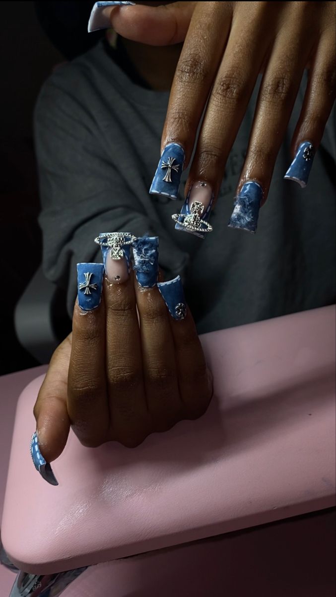 Blue And Black Birthday Nails, Denim Duck Nails, Short Junk Nails Blue, Blue Nail Designs With Charms, Duckies Nails Y2k, Royal Blue Duck Nails, Duck Nails Inspo Y2k, Blue Birthday Nails Acrylic, Duck Nail Designs With Charms