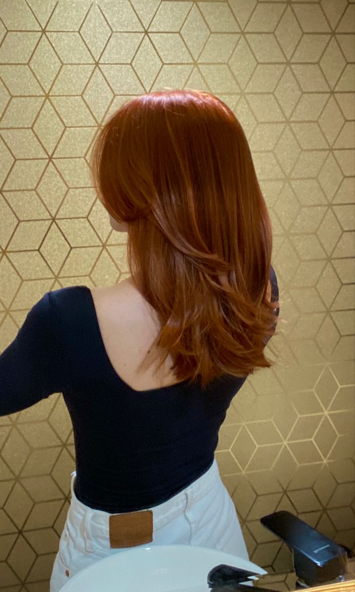 Medium Length Haircut Red Hair Straight, Midlength Haircuts Red Hair, Layered Hair Redhead, Natural Red Hair Dark, Redhead Haircut Medium, Red Hair Layers Medium, Red Lob Hair, Red Hair Cuts Medium, Fox Color Hair Dye