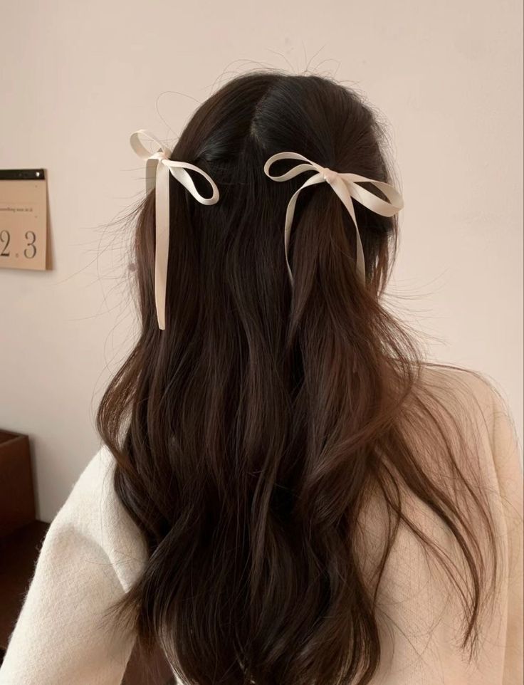 Bow Hairstyle, Ribbon Hairstyle, Hair Stylies, Ribbon Hair, Dream Hair, Hairstyles For School, Aesthetic Hair, Hairstyles Haircuts, Trendy Hairstyles