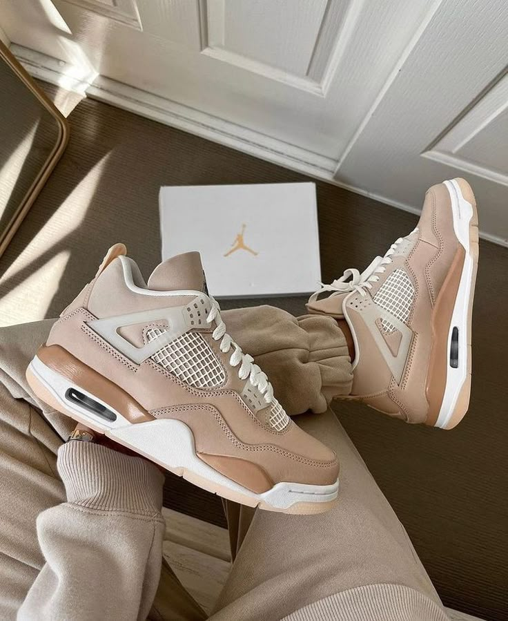 Air Jordan 4 Shimmer, Jordan 4 Shimmer, Cute Jordans, Doudoune The North Face, Pretty Sneakers, Nike Air Jordan 4, Trendy Shoes Sneakers, Nike Fashion Shoes, Dr Shoes