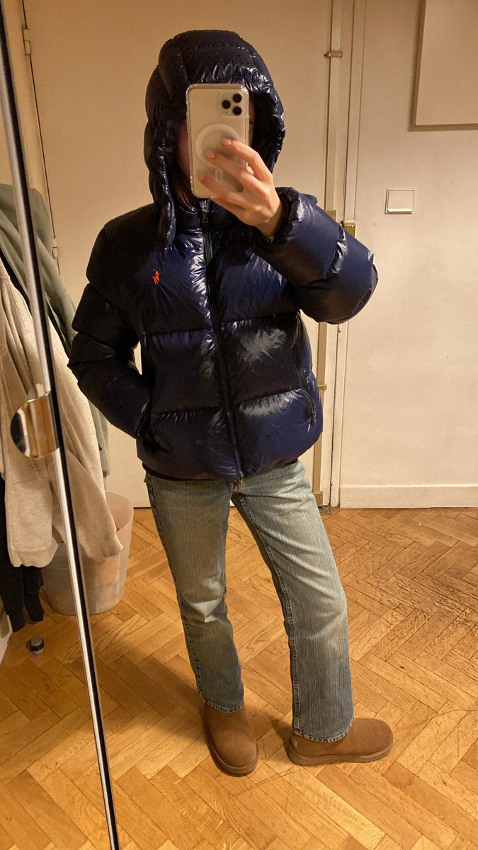 Blue Puffer Jacket Outfit, Vinter Mode Outfits, Ralph Lauren Puffer Jacket, Puffer Outfit, Ralph Lauren Puffer, Puffer Jacket Outfit, Boots Jeans, Mode Zara, Skandinavian Fashion