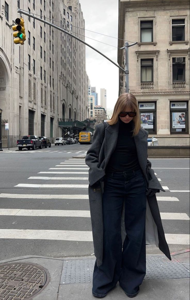 Fall Outfit Inspiration 2023, Copen Hagen Style, Formal Outfit Aesthetic, Coat Outfit Aesthetic, Coat Aesthetic, 40s Mode, Long Coat Outfit, Mode Zara, Autumn Fits