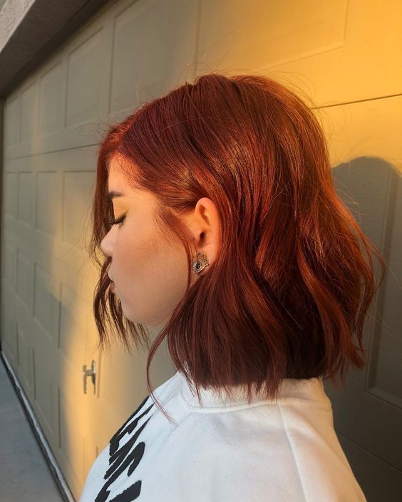 Dark Ginger Hair, Hairstyle Bob, Cheveux Oranges, Rambut Brunette, Short Red Hair, Red Hair Inspo, Ginger Hair Color, Dark Red Hair, Hair Color Auburn