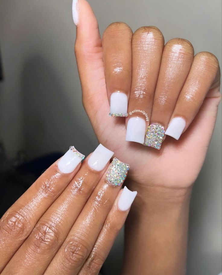 White Nails With Bling Rhinestones, Short White Acrylic Nail Designs, Gel X Nails With Rhinestones, Off White Pink Nails, White Nails Painted, All White Duck Nails, Rinestine Nails Short, Simple Nails With Diamonds, White Nails With Rhinestones Short