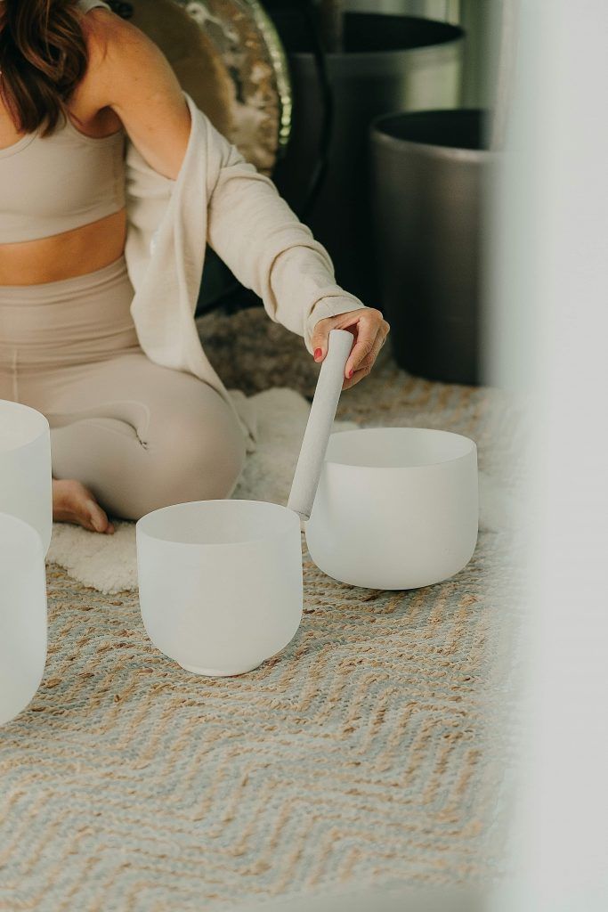 Sound Frequency Healing: Goodbye Stress & Hello Bliss - Chantfull Crystal Singing Bowls, Luxury Wellness, Yoga Photoshoot, Healing Retreats, Post Yoga, Sound Frequencies, Sound Meditation, Sound Bath, Healing Frequencies