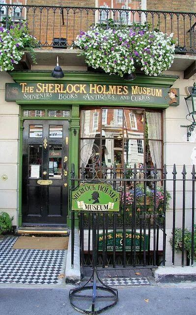 the front entrance to the shelbock holmes museum in london, england