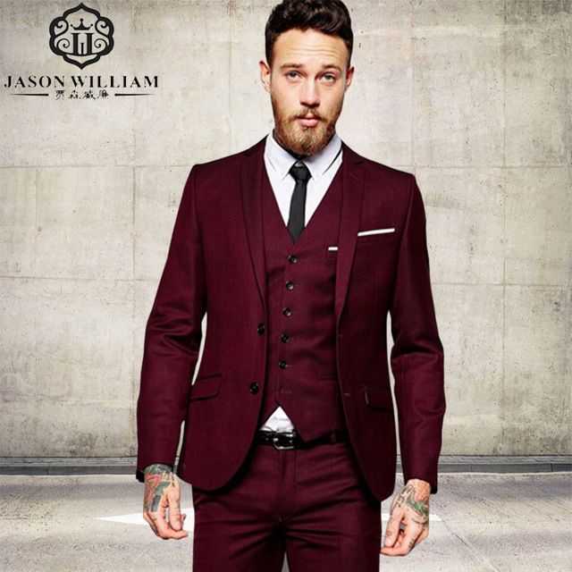 Burgundy Tuxedo Jacket, Men Suit Wedding, Suits Groom, Suit Combinations, Prom Tuxedo, Burgundy Tuxedo, Estilo Hipster, Mens Wedding Attire, Wedding Suits Groom