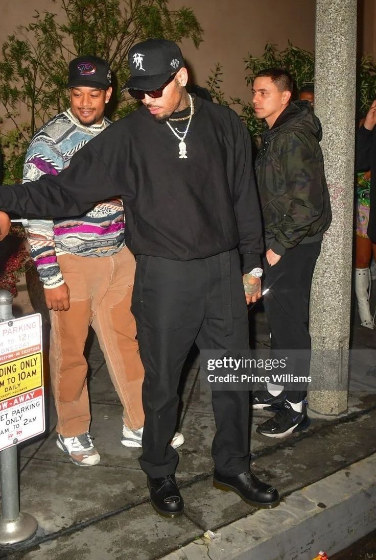 Chris Brown Street Style, Chris Brown Fits, Chris Brown Fashion, Chris Brown Outfits, Chris Brown Style, Chris Brown X, Chris Breezy, Brown Outfits, Breezy Chris Brown