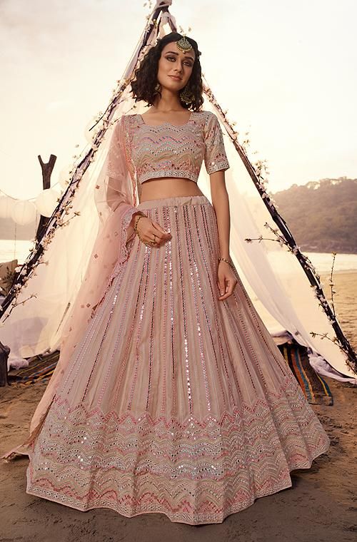 Elegant Lehenga, Orang India, Peach Lehenga, Indian Fits, Mirror Work Lehenga, Organza Lehenga, Indian Outfits Lehenga, Wedding Lehenga Designs, Party Wear Lehenga Choli