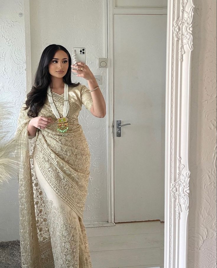 Bangladeshi Traditional Dress, Traditional Bengali Saree Look, Saree Bengali Style, Saree Asthetics, Aesthetic Bengali Saree Look, Bangladeshi Saree Traditional, Bengali Dress, Bengali Clothes, Bengali Sari