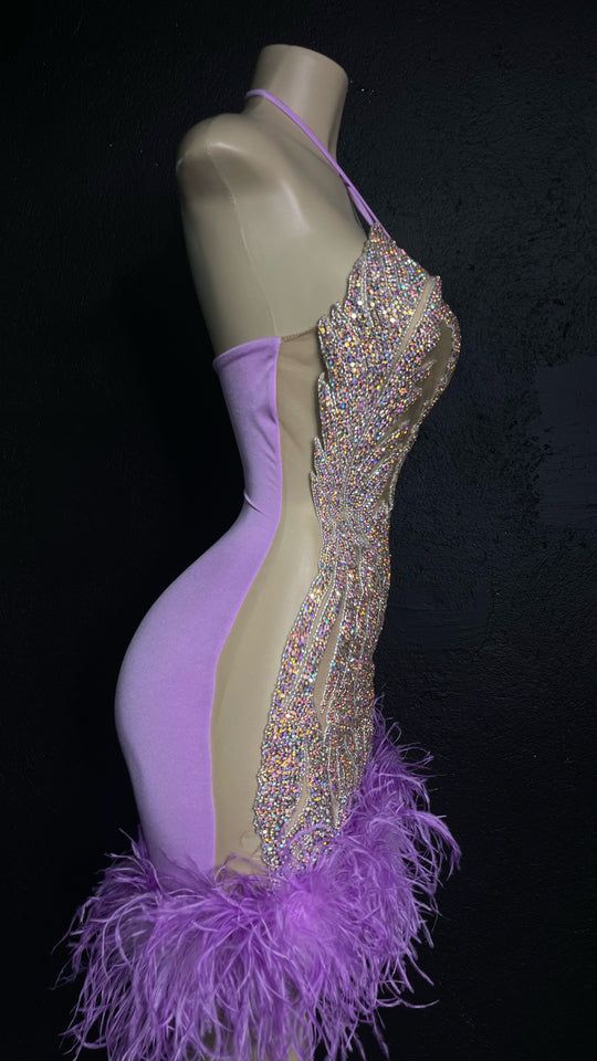 Glittery panel with spandex . feathers bottom. zipper on back . American Birthday Party, Beaded Lavender, Prom Dresses 2023, Gorgeous Prom Dresses, Short Prom Dresses, Glamorous Hair, Cocktail Gowns, Custom Size Dresses, Short Prom Dress