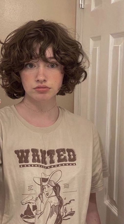 Fluffy Curly Hair, Shot Hair, Short Grunge Hair, Short Curly Hairstyles, Hair Inspiration Short, Short Curly Haircuts, Haircuts For Curly Hair, Shot Hair Styles, Penteado Cabelo Curto