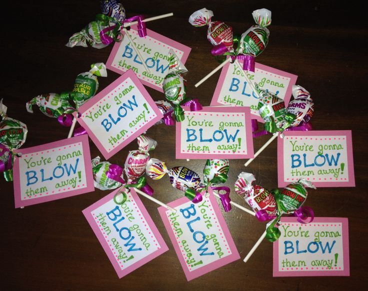 Blow them away! Cheer Treats Ideas, Cheer Snacks, Cheer Treats, Dance Competition Gifts, Competition Gifts, Cheerleading Ideas, Blow Pop, Team Snacks, Cheer Team Gifts