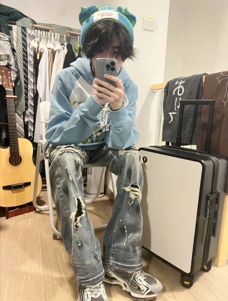 Cute Male Outfits Aesthetic Korean, Harajuku Male Outfit, Grunge Masc Outfits, Grunge Male Outfits, Blue Y2k Outfit, Harajuku Boy, Harajuku Male, Male Outfits