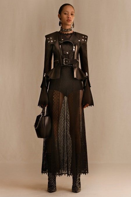 Cotoure Fashion Runway 2023, Alexander Mcqueen Resort, Look Disco, Dress Pro, Mode Harajuku, Editorial Vogue, Mode Editorials, Interview Style, Anime Fashion