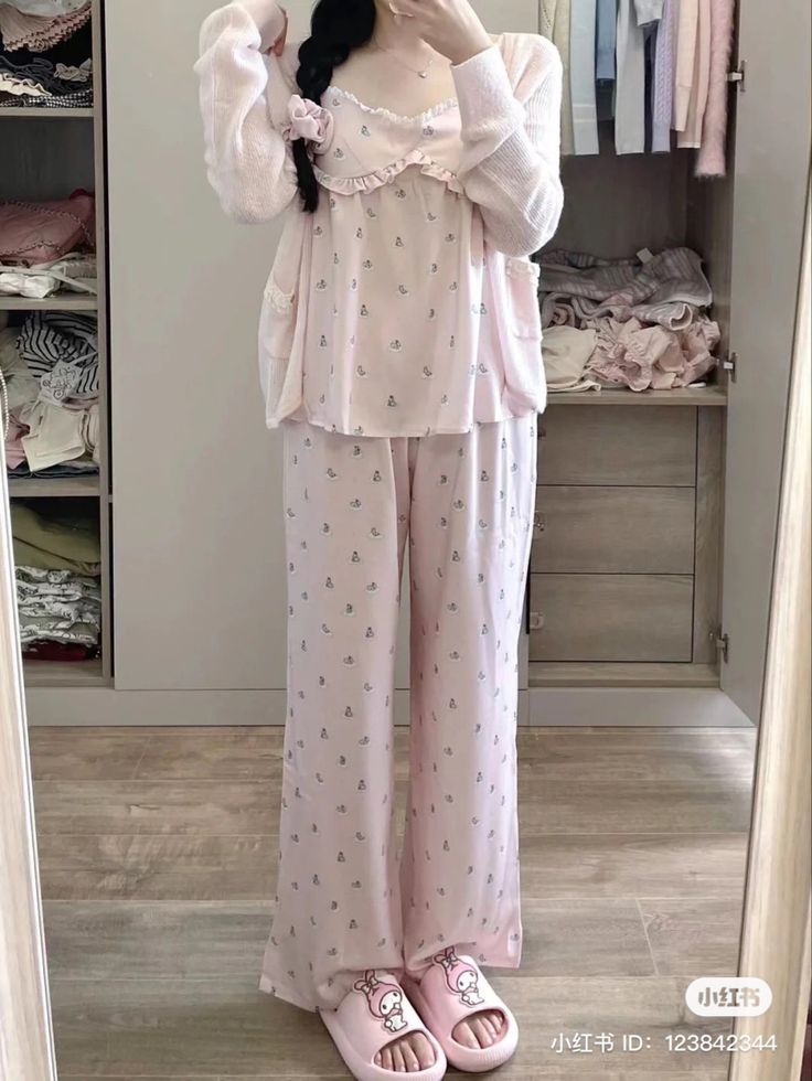 Pink Kawaii Pajamas, Coquette Outfit Pajamas, Pink Pijama Aesthetic, Hello Kitty Sleepwear, Coquette Pajamas Aesthetic, Cute Pijamas Coquette, Cute Aesthetic Pjs, Cute Sleepwear Korean, Cute Chinese Outfits