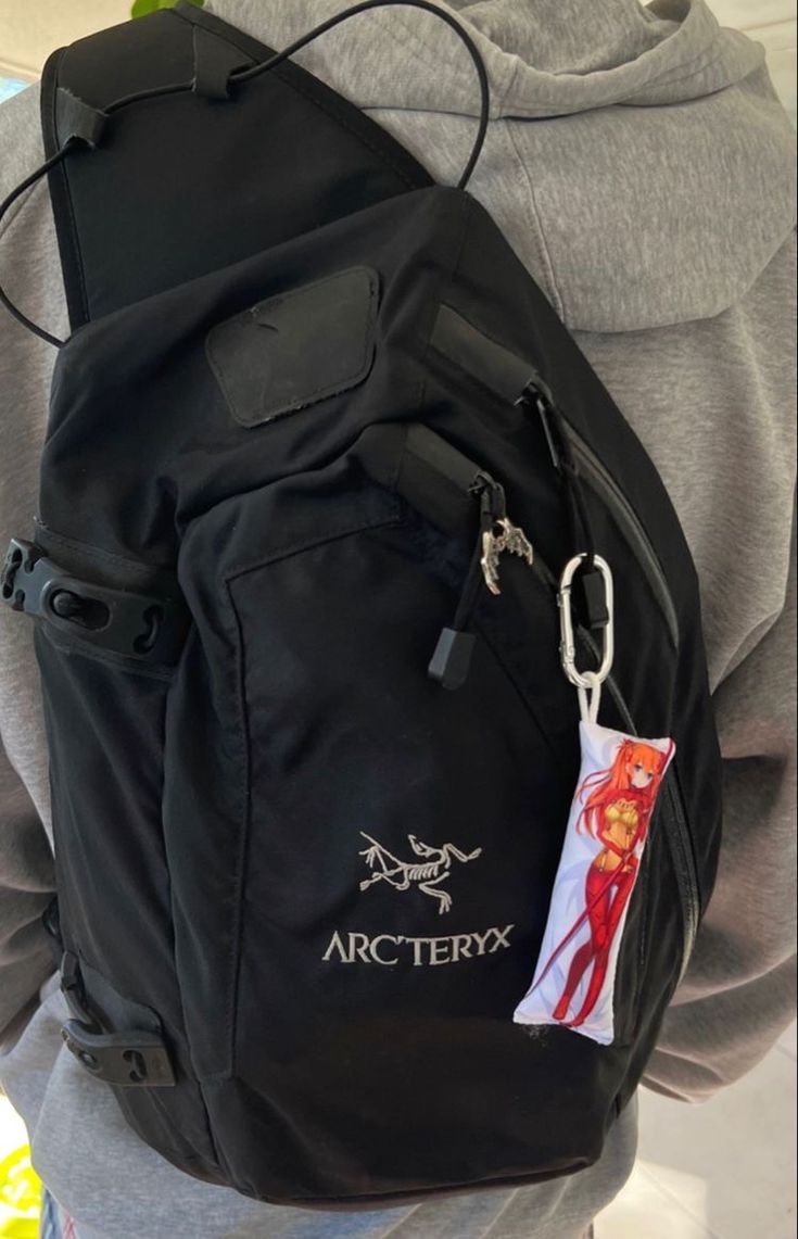 Arcteryx Sling Bag, Arcteryx Backpack, Arcteryx Bag, Casual Streetwear Men, 일본 패션, Streetwear Men, Mens Fashion Streetwear, Streetwear Men Outfits, Mode Inspo