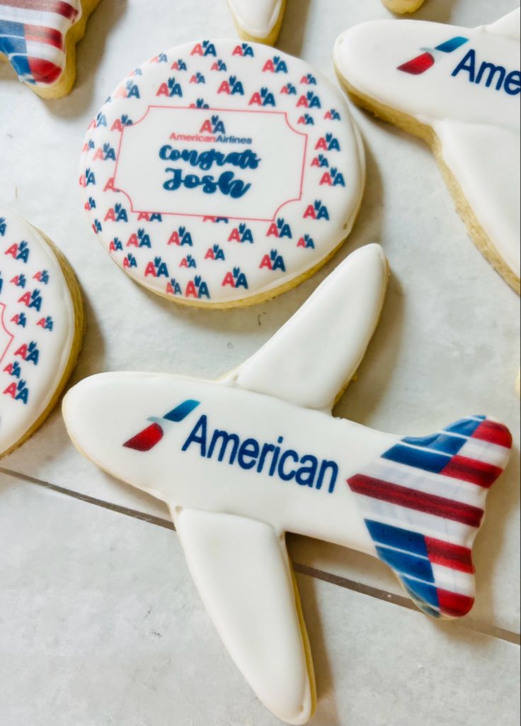 cookies decorated with the american airlines logo