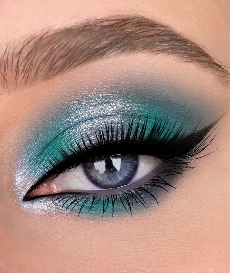 Turquoise Eye Makeup, Teal Eyeshadow, Teal Makeup, Foil Eyeshadow, Maquillage On Fleek, Eye Makeup Images, Eye Makeup Application, Party Make-up, Prom Eye Makeup