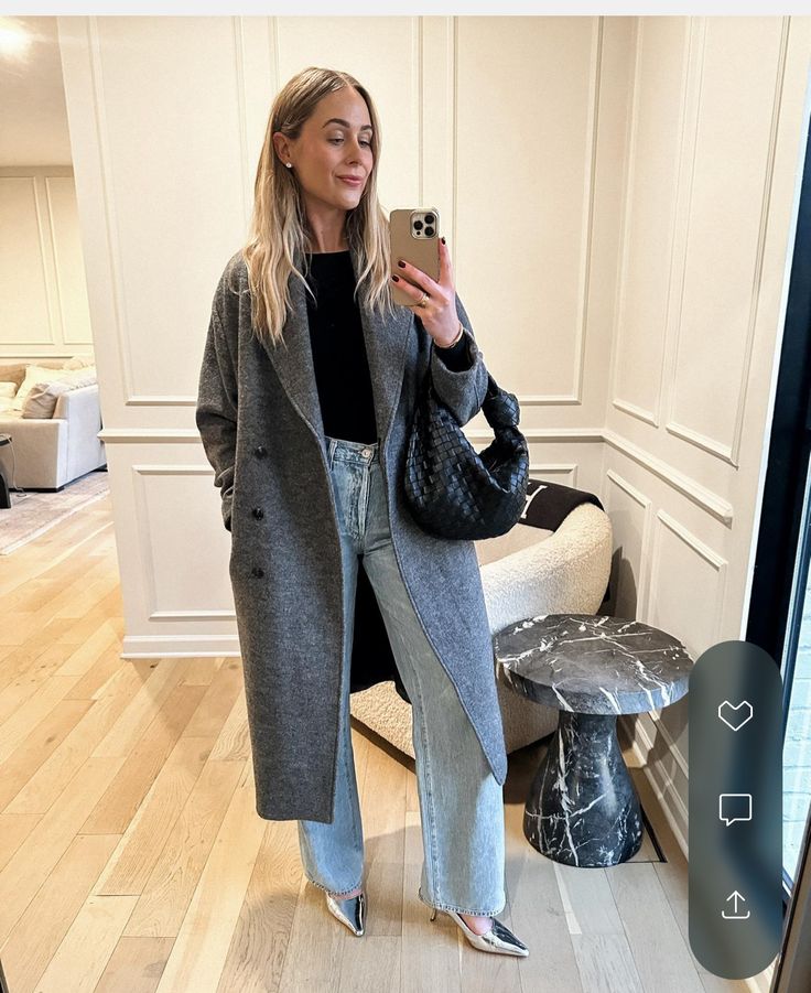 Long Winter Coat Outfit, Heels Winter Outfit, Silver Heels Outfit, Silver Shoes Outfit, Winter Coat Outfit, Grey Coat Outfit, Wash Jeans Outfit, January Fashion, Black Leather Jacket Outfit