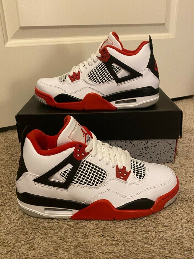 Jordans Retro, Pretty Sneakers, Dr Shoes, Nike Shoes Girls, Jordan Shoes Girls, Pretty Shoes Sneakers, Jordan Shoes Retro, All Nike Shoes, Shoes Sneakers Jordans