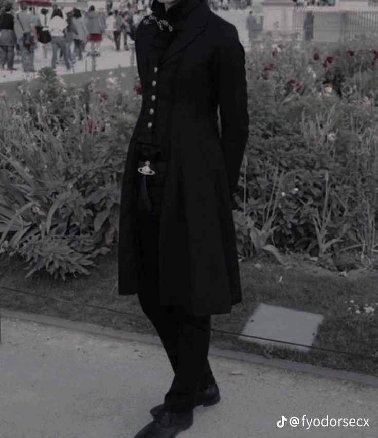 Dark Gothic Clothes Male, Vampire Aesthetic Suit, Goth Vampire Aesthetic Men, Gothic Wedding Outfit Male, Vampire Aesthetic Men Clothes, Victorian Gothic Aesthetic Outfit Men, Dark Royal Fashion, Victorian Gothic Male Outfit, Male Romantic Goth Fashion