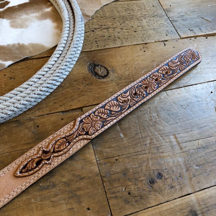 Natural rough out leather western belt. Tooled leather ends. White double stitch trim. Hand engraved silver buckle and keeper. Double snap closure that allows for buckle to be interchangeable. 1.5" wide. 2 1/4"x 2 1/4" buckle. By Double J Saddlery. Length measures end of buckle to middle hole. Western Tooled Belts, Tooled Leather Belts Mens, Leather Belt Ideas, Western Leather Work, Diy Leather Engraving, Western Leather Belts, Tooled Belts, Leathercraft Ideas, Western Leather Belt