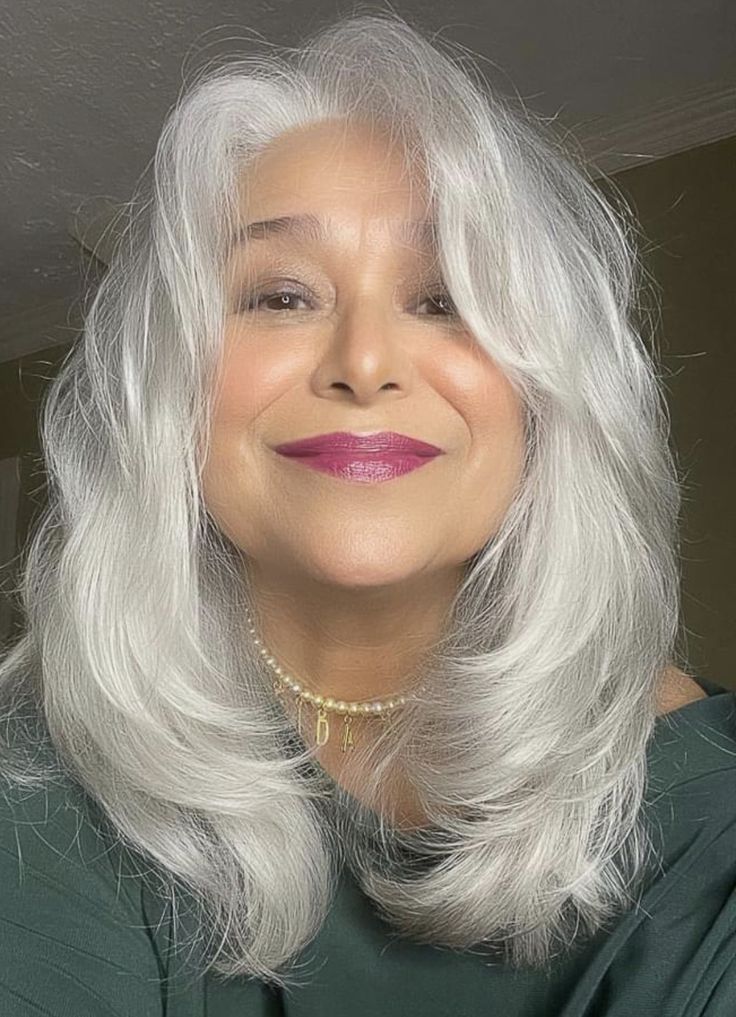 Long Silver Hair, Silver White Hair, Gorgeous Gray Hair, Beautiful Gray Hair, Hair Styles For Women, Grey Hair Styles For Women, Silver Hair Color, Silver Grey Hair, Blending Gray Hair