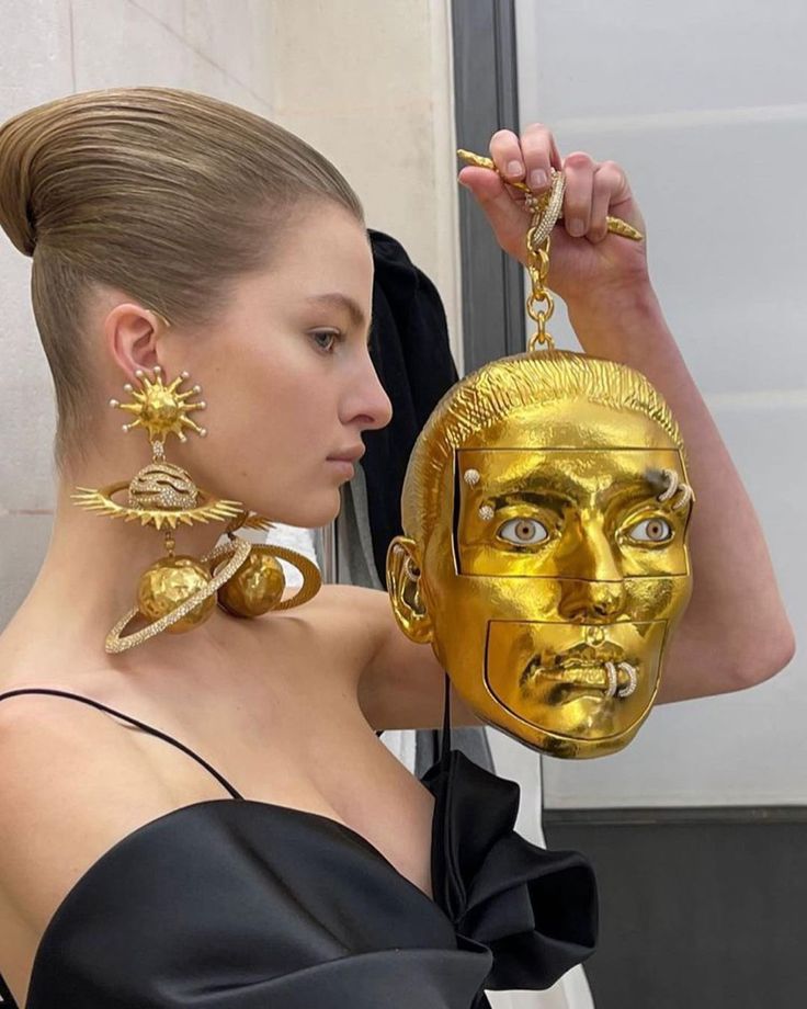 Schiaparelli Couture, Dope Jewelry Accessories, Saturn Earrings, Avant Garde Jewelry, Creative Textiles, 22 December, Dope Jewelry, Couture Week, Student Fashion