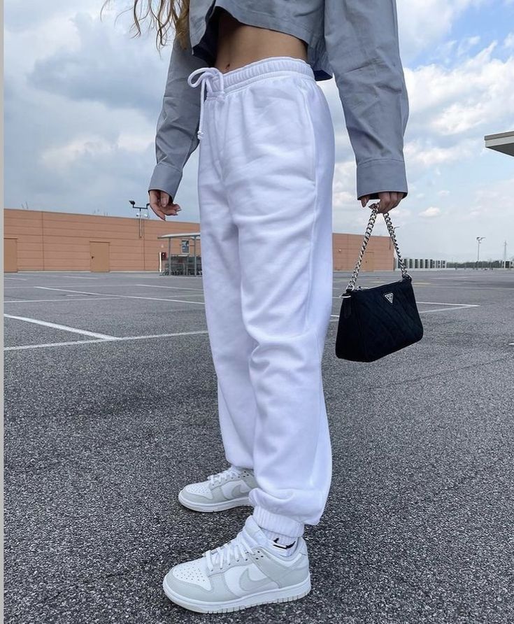 Gray Dunks, Nike Dunk Low Outfit Woman, Nike Dunks Outfit Woman, Dunk Low Outfit Women, Nike Dunk Low Outfit, Nike Dunks Outfit, Dunks Outfit Woman, Nails And Outfits, Dunks Outfit