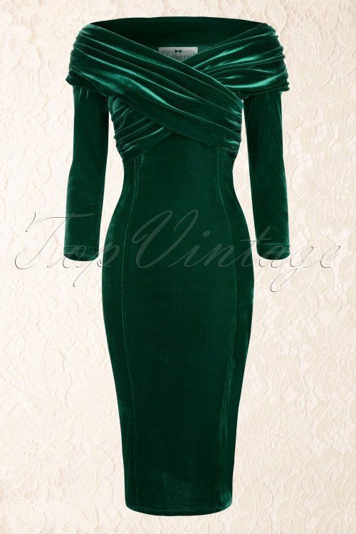 Pregnant Outfit, Green Velvet Dress, Dress Velvet, Velvet Fashion, Wiggle Dress, Mode Vintage, Mode Inspiration, Green Velvet, Velvet Dress