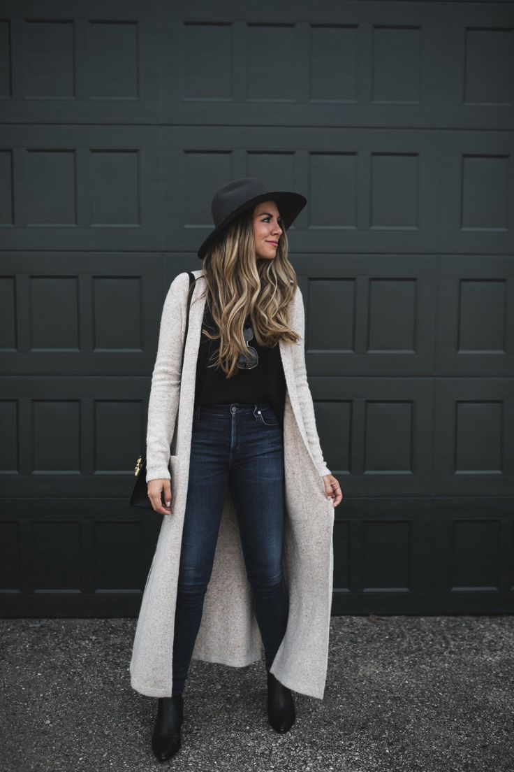 White Cardigan Outfit Winter, White Cardigan Outfit, Winter Cardigan Outfit, Long White Sweater, Long Sweater Outfits, Long Cardigan Outfit, White Sweater Outfit, Classy Sweater, Long White Cardigan