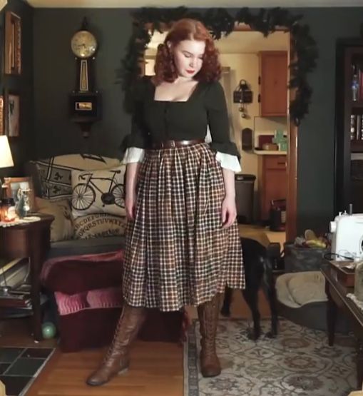 Librarian Look Outfits, Vintage Fall Outfits Plus Size, Dark Acedamia Plus Size, Dark Academia For Plus Size, Plus Cottagecore Outfits, Vintage Fall Outfits 50s, Curvy Dark Academia Outfit, Plus Dark Academia, Dark Academia Outfit Curvy